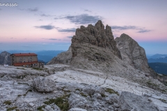 Alba al rifugio Pedrotti nelle Dolomiti di Brenta