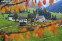 La chiesa di Santa Magdalena in val di Funes