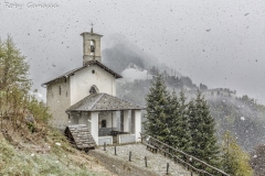 La chiesa della Madonna delle Grazie durante una nevicata